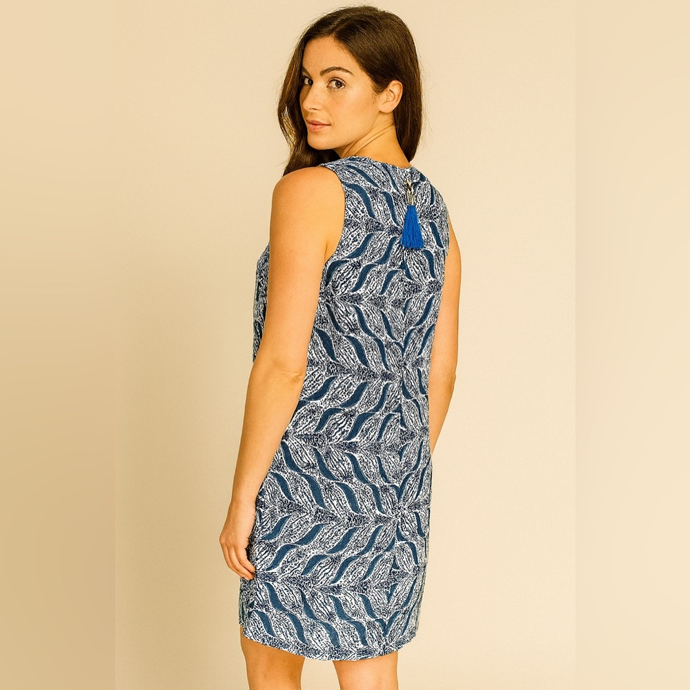 Lilly Pulitzer Blue and White V-Neck Mermaid Tail Print Dress Size 4 - Picture 2 of 15
